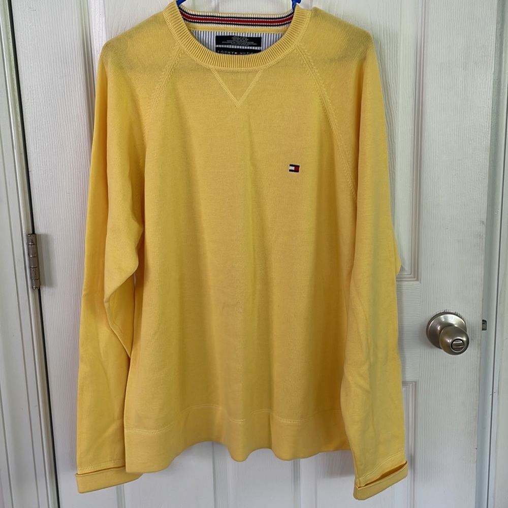 NWOT Tommy Hilfiger 100% cotton sweater FINE WEAVE embroidered logo